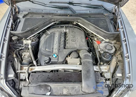 2013 BMW X5 xDrive35I z USA, uszkodzony, nr VIN 5UXZV4C52D0E10393